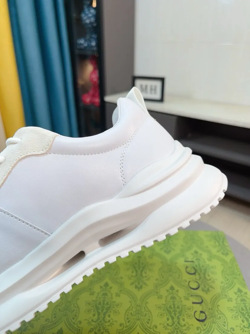 Men's shoes 💰440🌹🌹GUCCI [Gucci] New high-end brand of men's shoes, the latest fashionable casual men's shoes, trendy and versatile style, relaxed and sporty style, uppers imported from Italy, first-layer cowhide, genuine leather lining and ultra-fine workmanship. Original personalized fashionable rubber wear-resistant outsole, light and comfortable on the foot, size 38-44